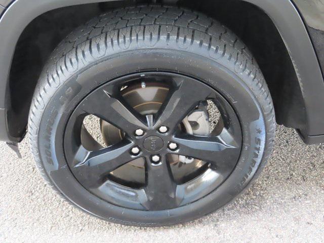 used 2023 Jeep Grand Cherokee car, priced at $33,495