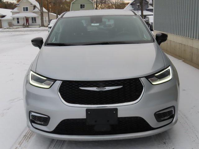 used 2024 Chrysler Pacifica car, priced at $30,139