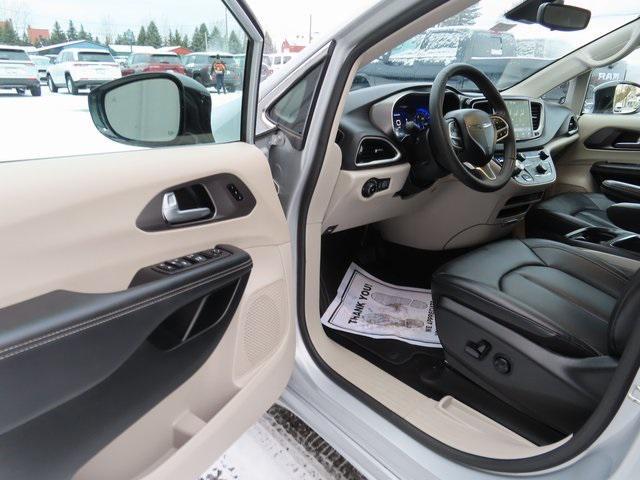 used 2024 Chrysler Pacifica car, priced at $30,139