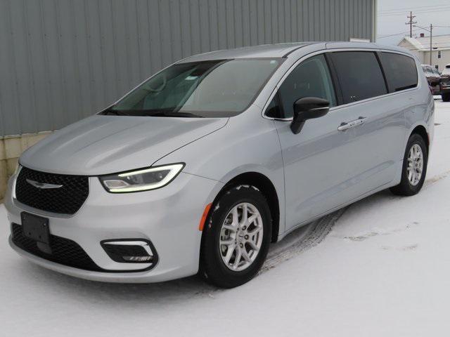 used 2024 Chrysler Pacifica car, priced at $30,139