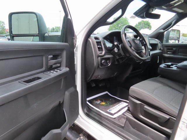 new 2025 Ram 3500 car, priced at $67,386