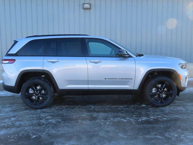 new 2025 Jeep Grand Cherokee car, priced at $49,207