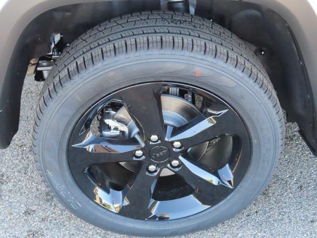 new 2025 Jeep Grand Cherokee car, priced at $46,555