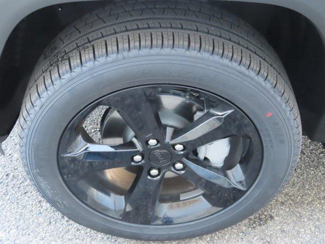 new 2025 Jeep Grand Cherokee car, priced at $46,555