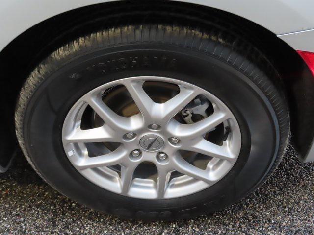 used 2024 Chrysler Pacifica car, priced at $29,579