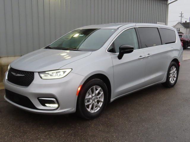 used 2024 Chrysler Pacifica car, priced at $29,579