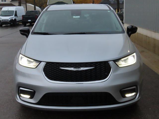 used 2024 Chrysler Pacifica car, priced at $29,579