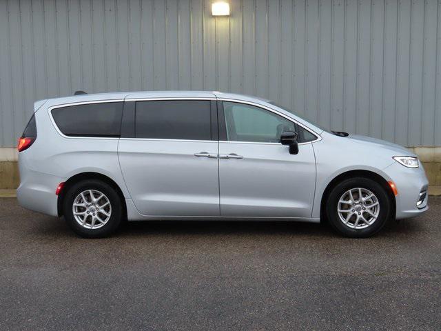used 2024 Chrysler Pacifica car, priced at $29,579