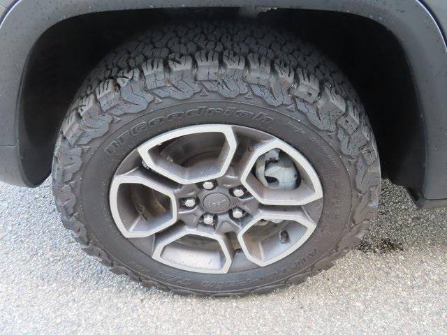 used 2022 Jeep Grand Cherokee car, priced at $26,998