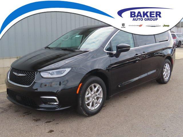 used 2024 Chrysler Pacifica car, priced at $29,994