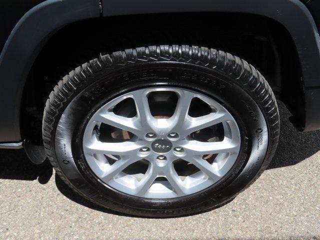 used 2016 Jeep Cherokee car, priced at $12,995
