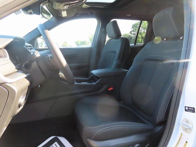 new 2025 Jeep Grand Cherokee car, priced at $40,434