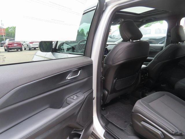 new 2025 Jeep Grand Cherokee L car, priced at $43,924