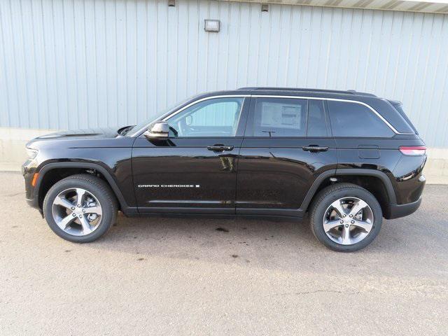 new 2024 Jeep Grand Cherokee car, priced at $50,205