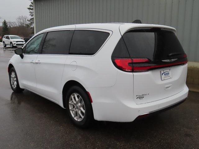 new 2025 Chrysler Pacifica car, priced at $39,918