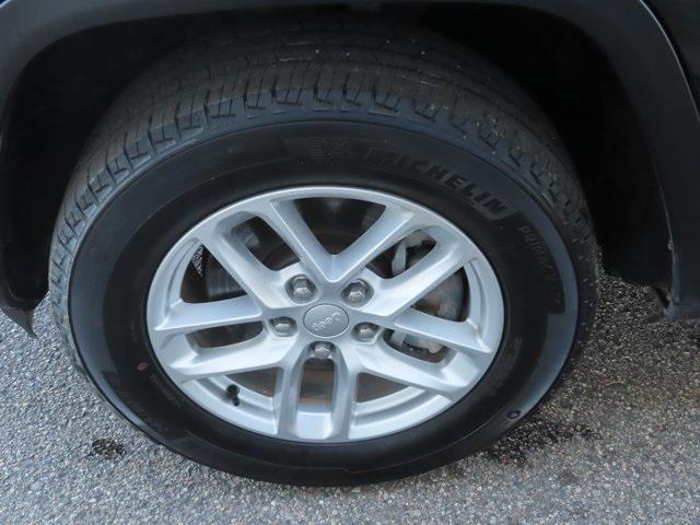 used 2023 Jeep Grand Cherokee L car, priced at $30,555