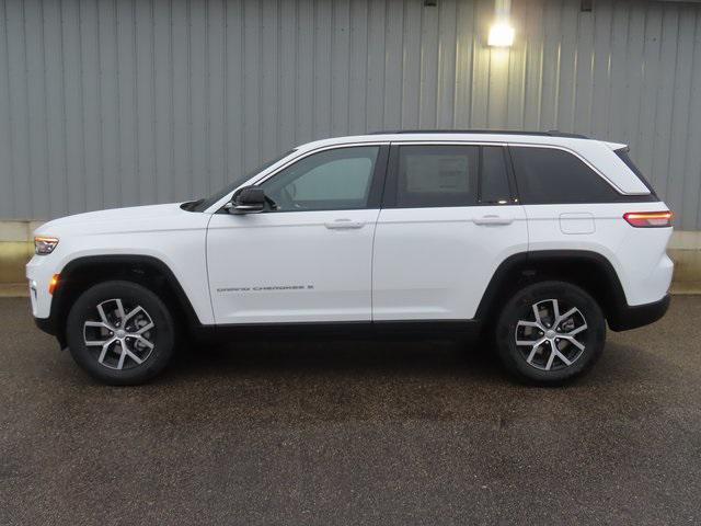 new 2025 Jeep Grand Cherokee car, priced at $43,122