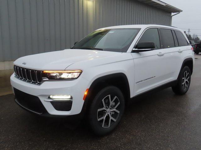 new 2025 Jeep Grand Cherokee car, priced at $43,122