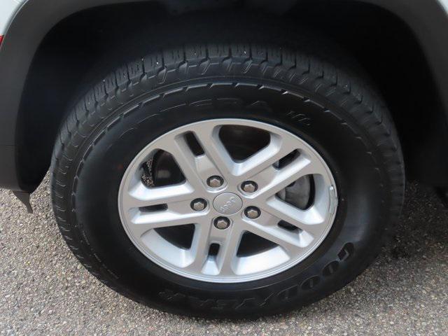 used 2022 Jeep Grand Cherokee car, priced at $29,998