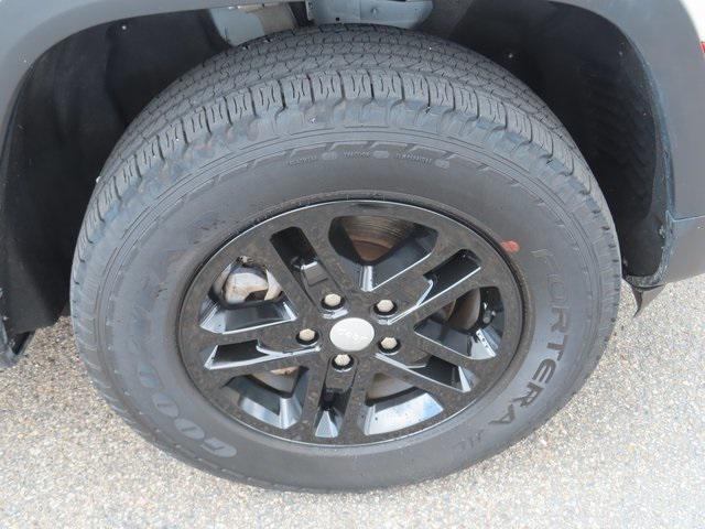 used 2023 Jeep Grand Cherokee car, priced at $29,995