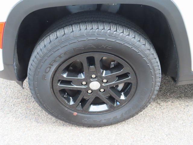 used 2023 Jeep Grand Cherokee car, priced at $29,995