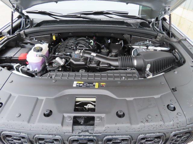 new 2025 Jeep Grand Cherokee car, priced at $43,841