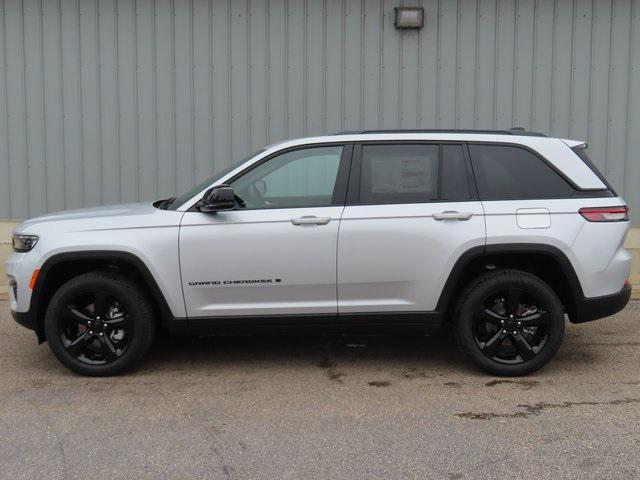 new 2025 Jeep Grand Cherokee car, priced at $43,841