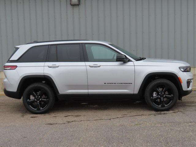 new 2025 Jeep Grand Cherokee car, priced at $43,841