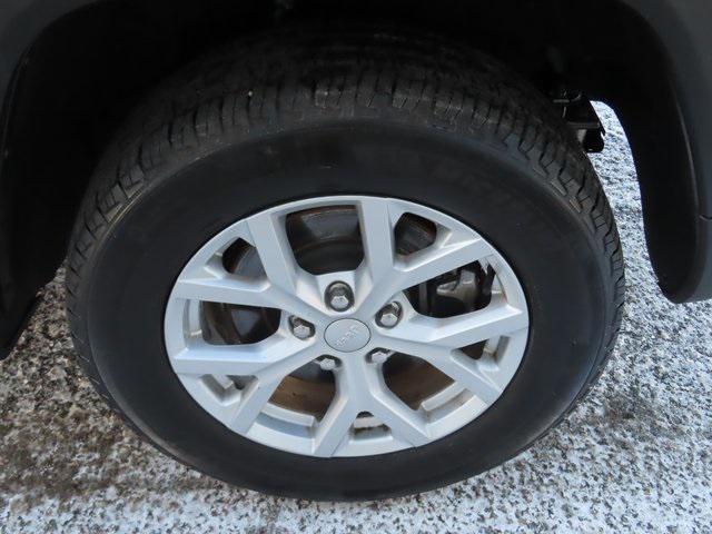 used 2023 Jeep Grand Cherokee L car, priced at $34,994