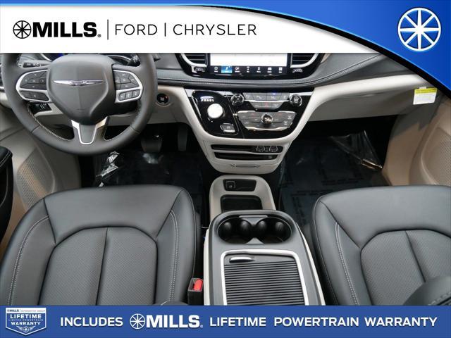 new 2024 Chrysler Pacifica Hybrid car, priced at $55,341
