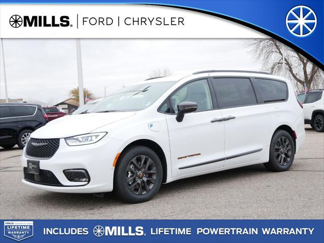 new 2024 Chrysler Pacifica Hybrid car, priced at $56,356