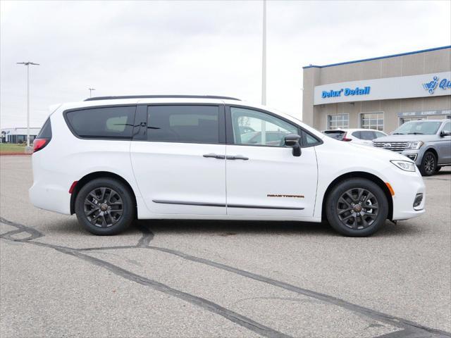 new 2024 Chrysler Pacifica Hybrid car, priced at $48,856