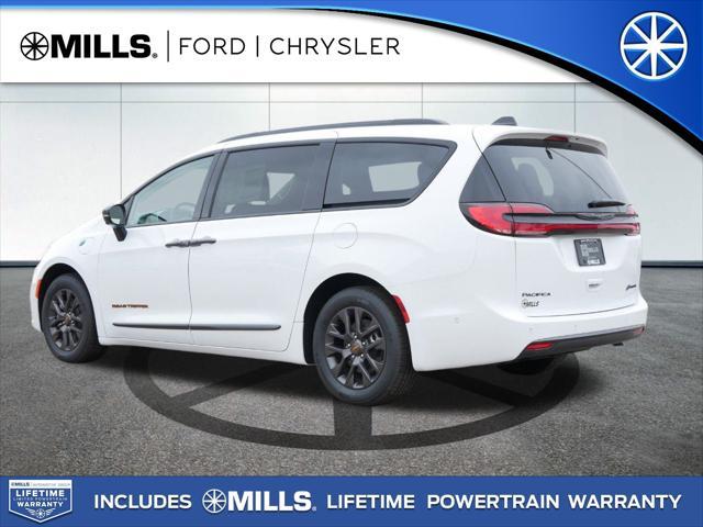 new 2024 Chrysler Pacifica Hybrid car, priced at $55,384