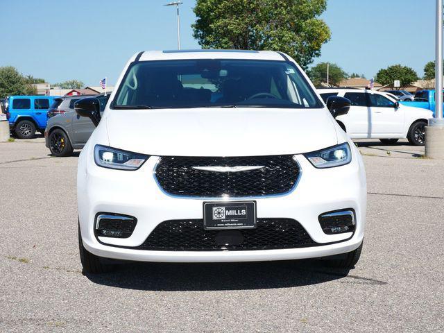 new 2024 Chrysler Pacifica car, priced at $44,961