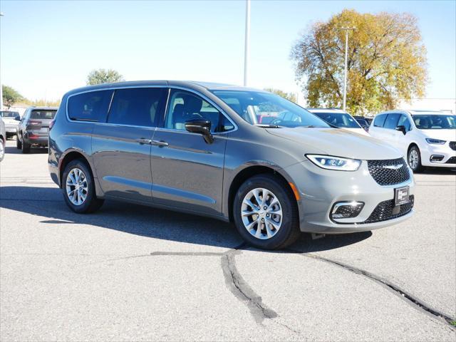 new 2024 Chrysler Pacifica car, priced at $43,794