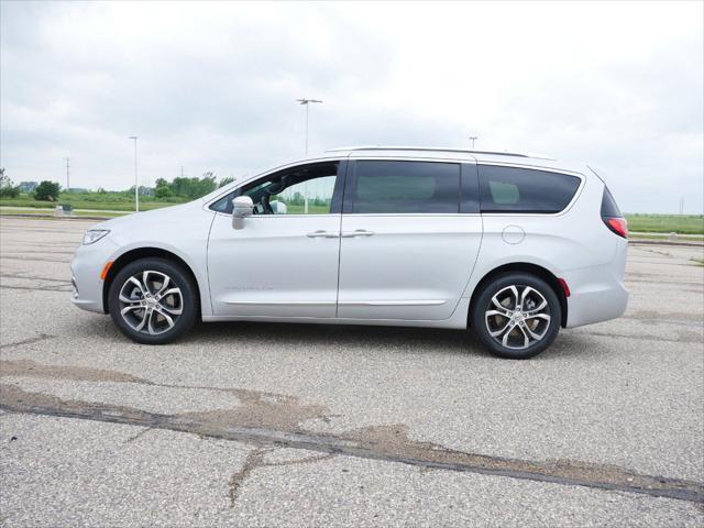 new 2024 Chrysler Pacifica car, priced at $55,447