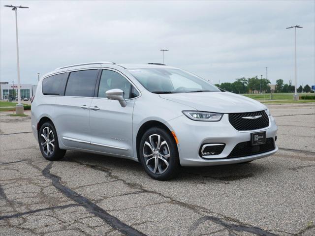 new 2024 Chrysler Pacifica car, priced at $55,447