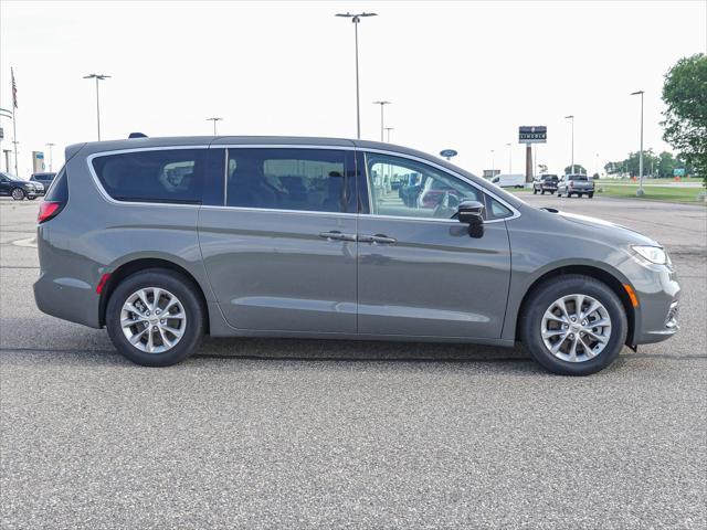 new 2024 Chrysler Pacifica car, priced at $41,975
