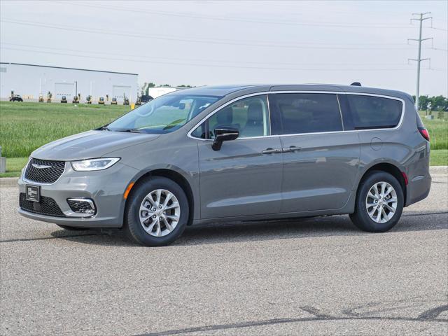 new 2024 Chrysler Pacifica car, priced at $41,975