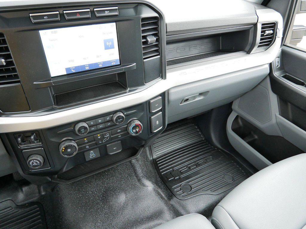 new 2024 Ford F-350 car, priced at $39,768
