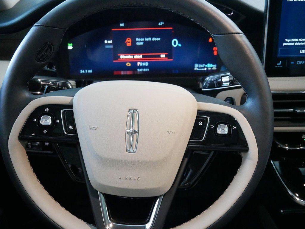 new 2025 Lincoln Corsair car, priced at $55,921