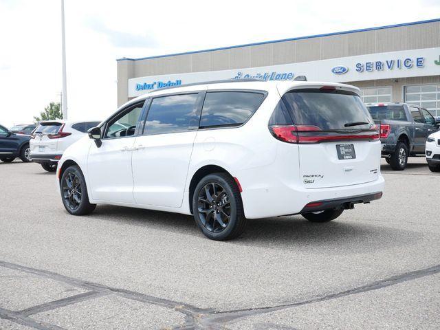 new 2024 Chrysler Pacifica car, priced at $48,446