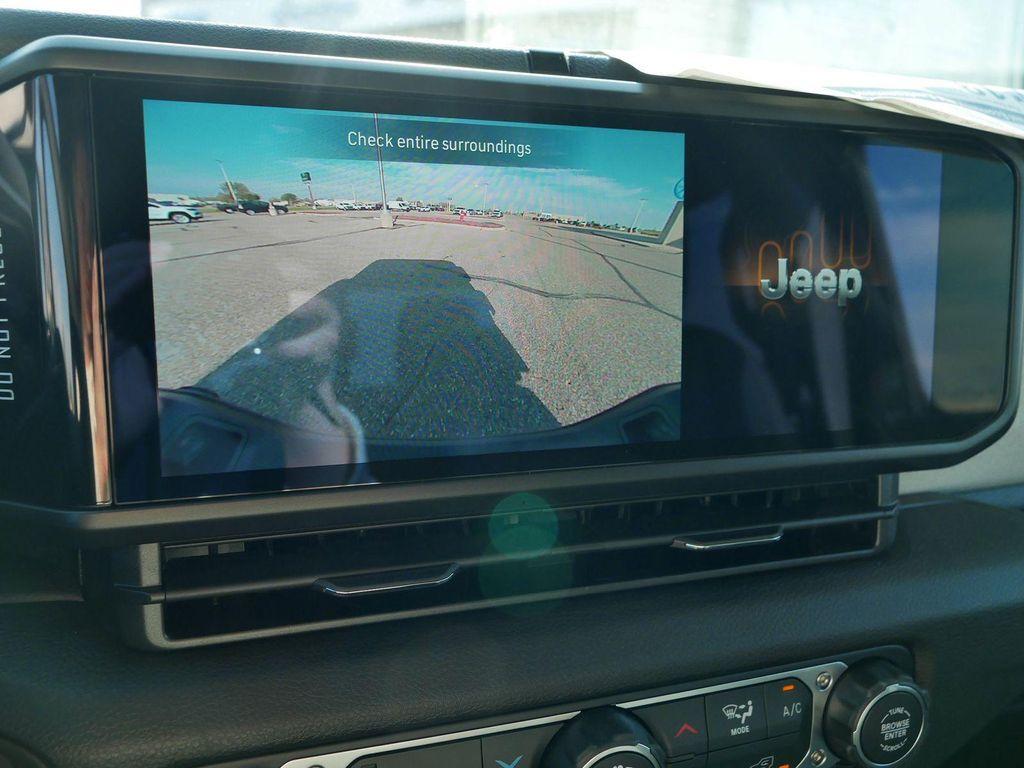 new 2025 Jeep Gladiator car, priced at $44,164