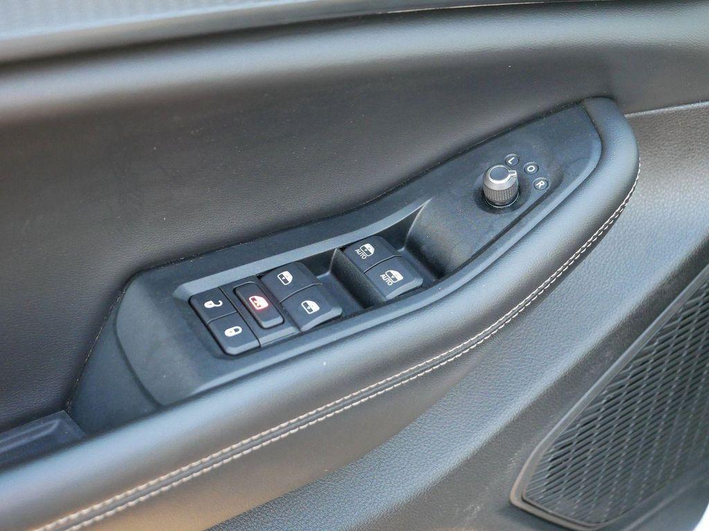 used 2023 Jeep Grand Cherokee L car, priced at $25,991