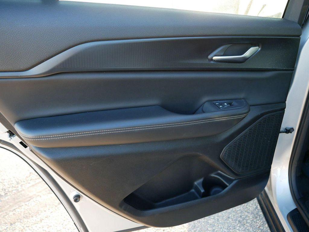 used 2023 Jeep Grand Cherokee L car, priced at $25,991