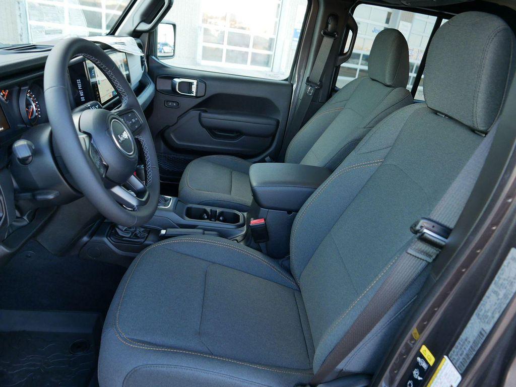 new 2025 Jeep Gladiator car, priced at $42,164