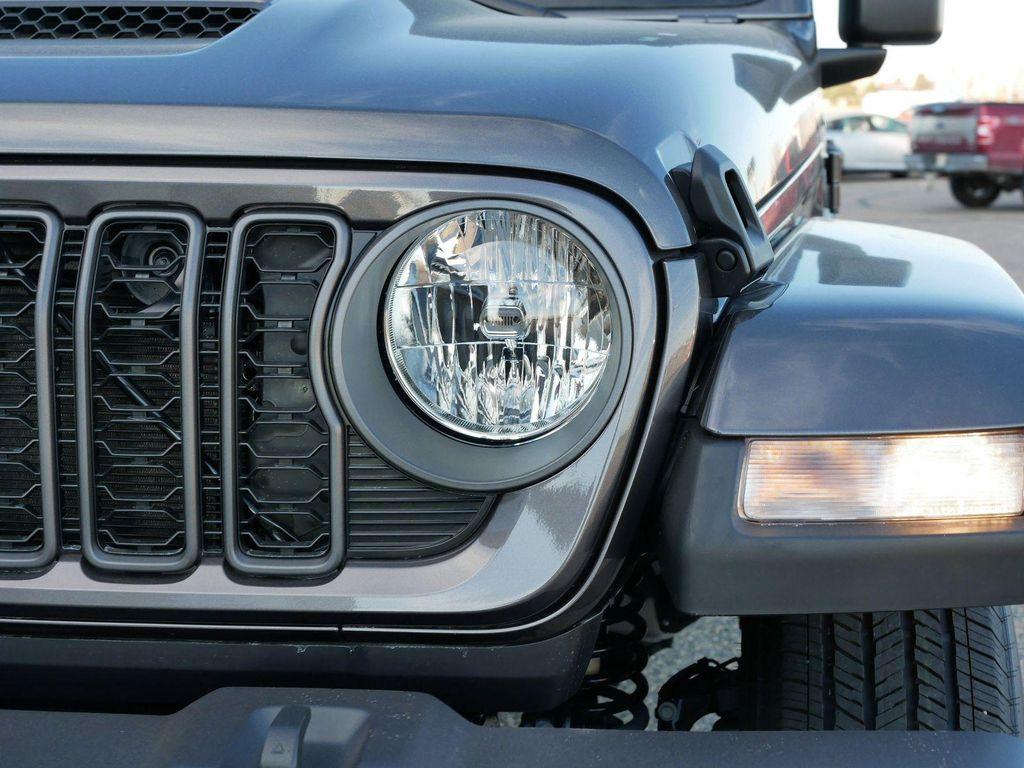 new 2025 Jeep Gladiator car, priced at $42,164