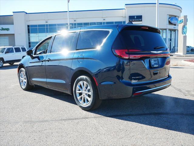 new 2024 Chrysler Pacifica car, priced at $43,794