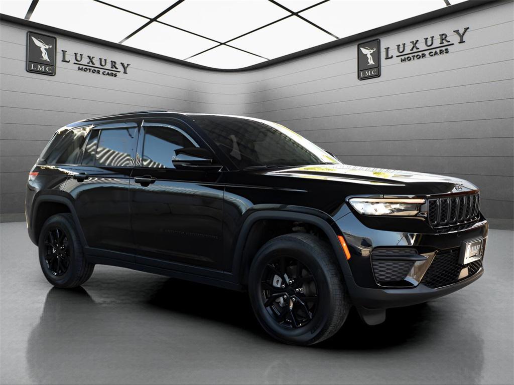used 2024 Jeep Grand Cherokee car, priced at $33,894