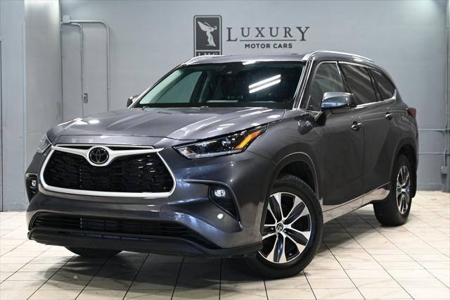 used 2021 Toyota Highlander car, priced at $30,774